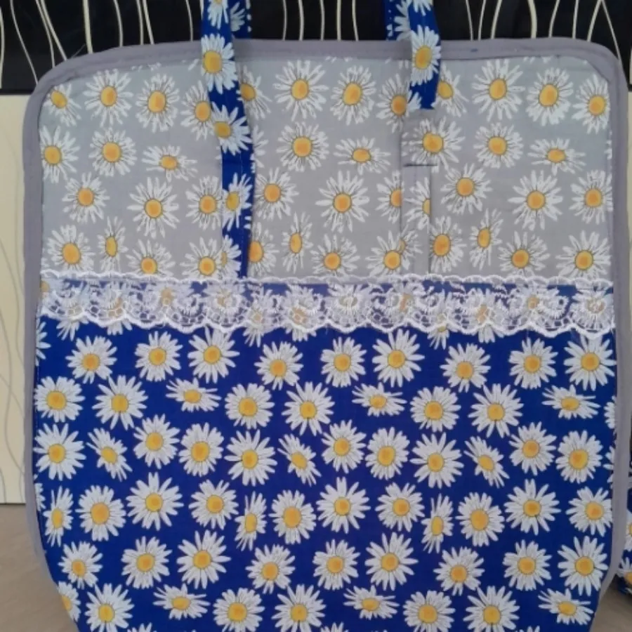 کیسه نان وسبزی