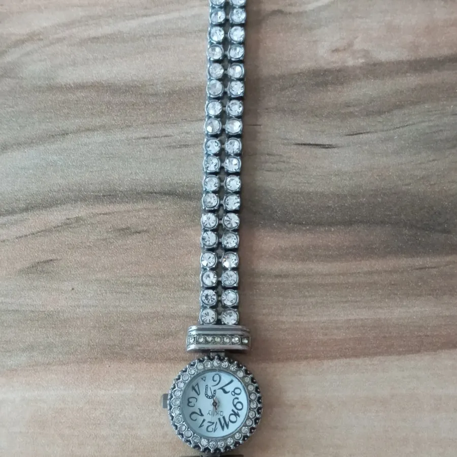 ساعت فول نگین