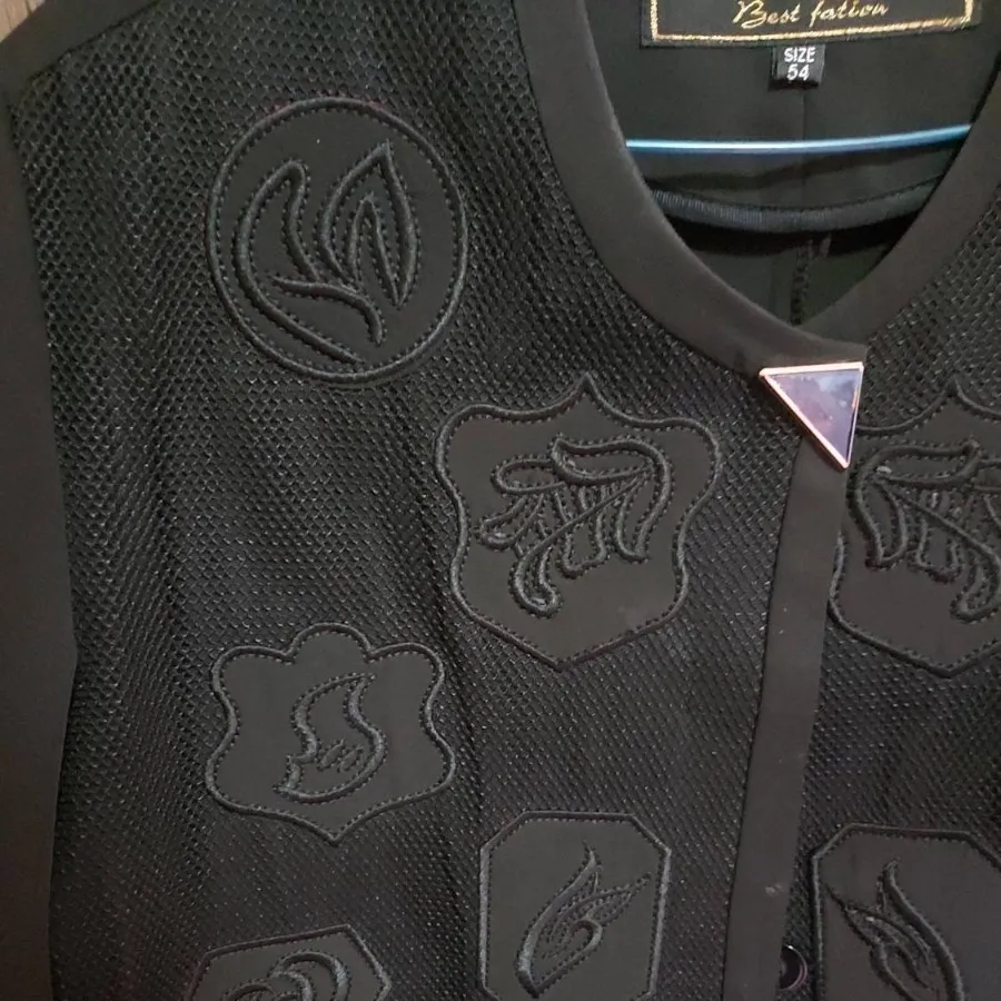 مانتو جلو گلدوزی شده