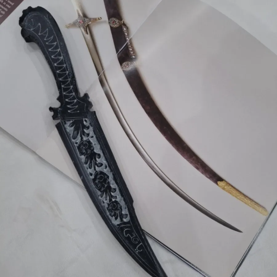 دکوری چاقو سنگی