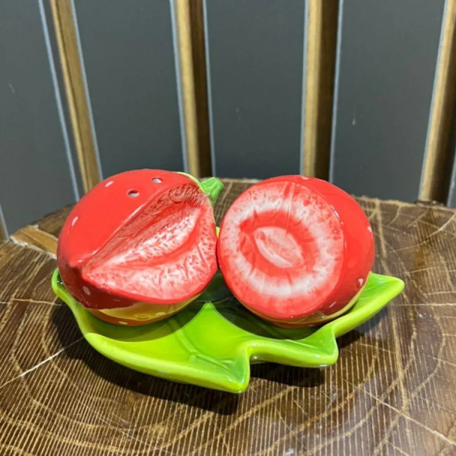 نمکدان طرح توت فرنگی