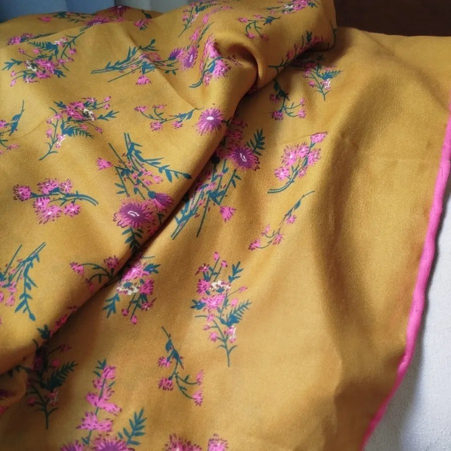 روسری کرپ نخ