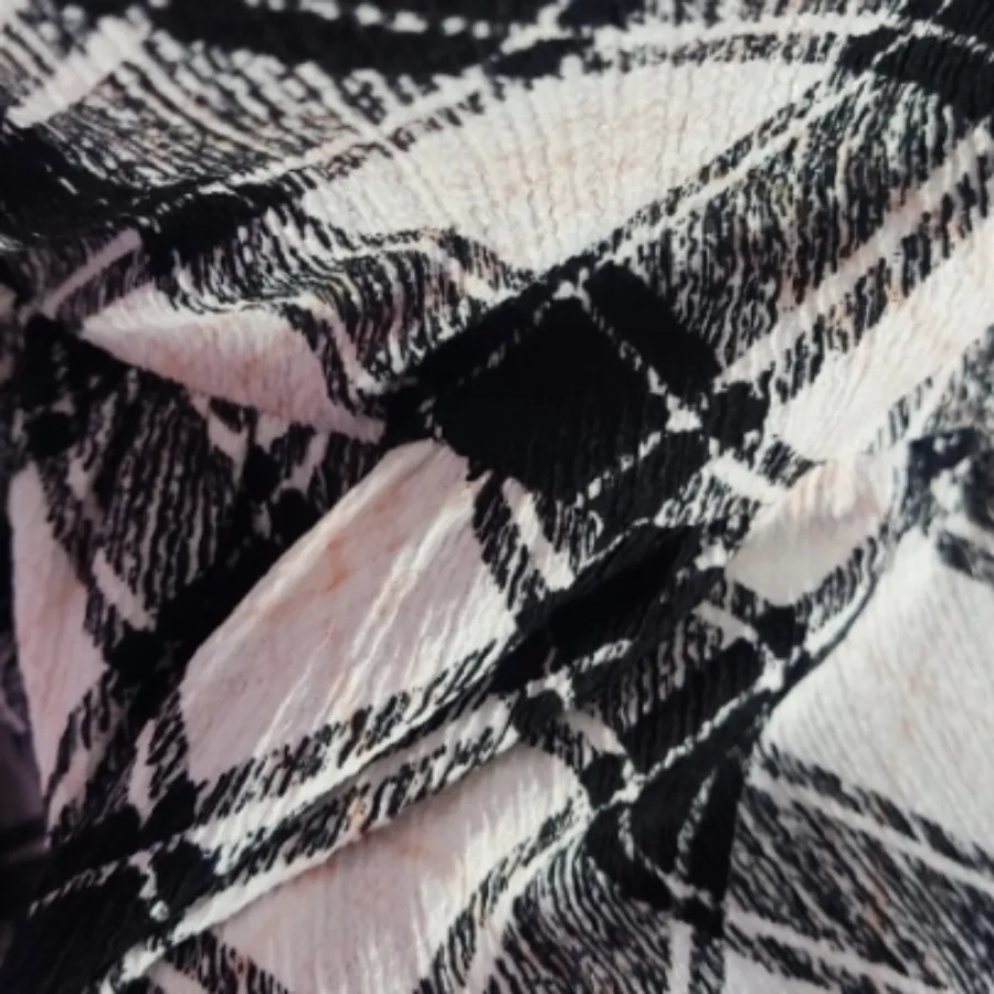 مینی چهار خونه سفید مشکی