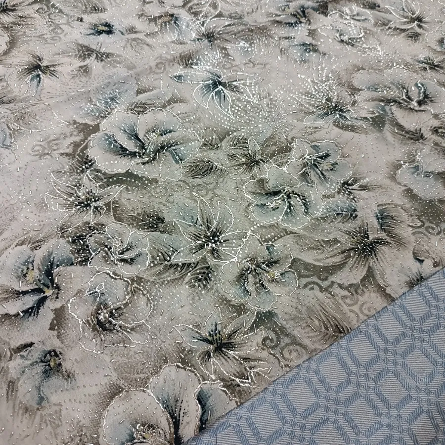 یک قواره پارچه چادر رنگی