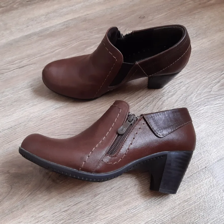 کفش چرم زنانه تاپ سکرت
