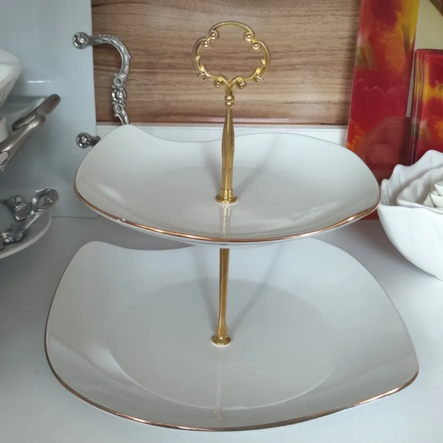 شیرینی خوری دو طبقه