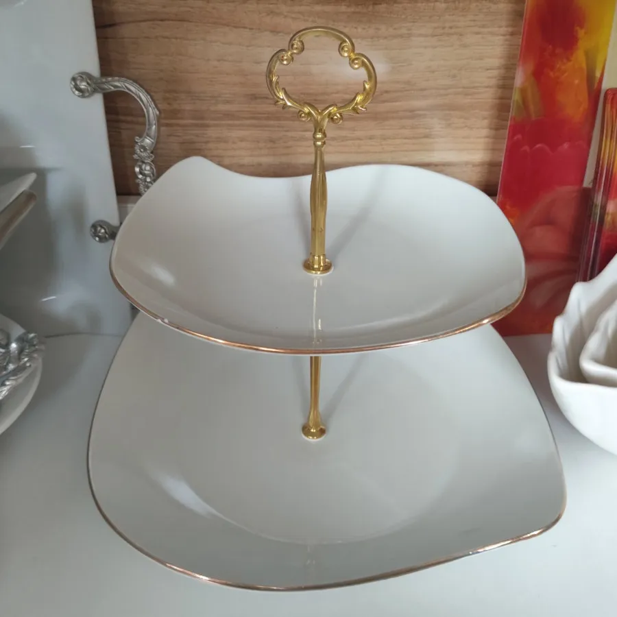 شیرینی خوری دو طبقه