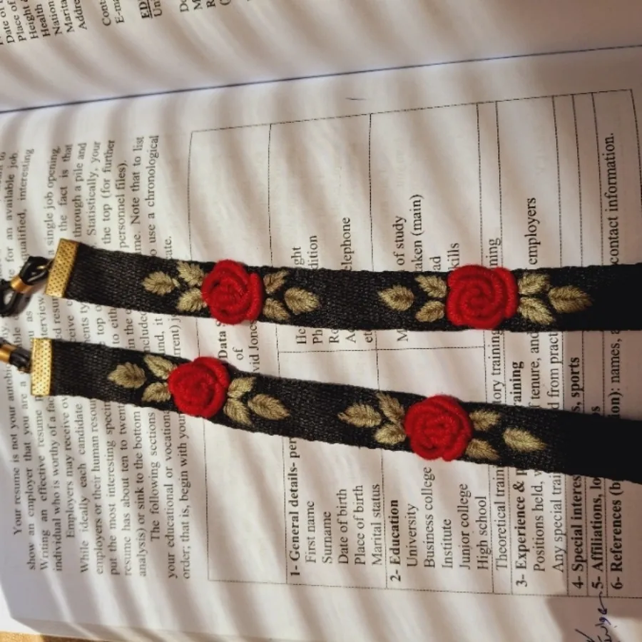 بند عینک گلدوزی