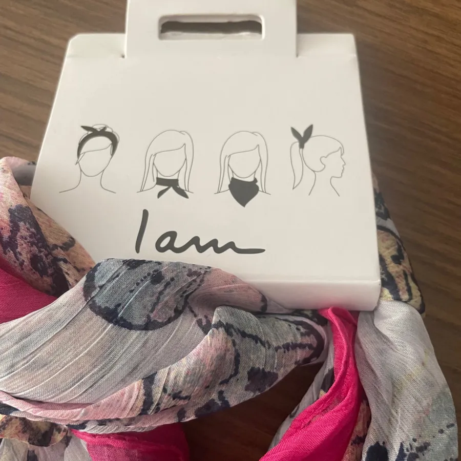 اسکارف برند iam