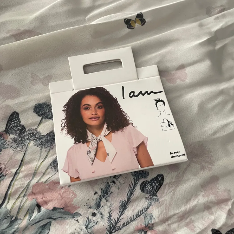 اسکارف برند iam