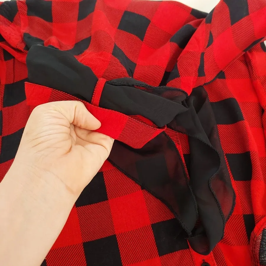 پیرهن چهارخونه قرمز