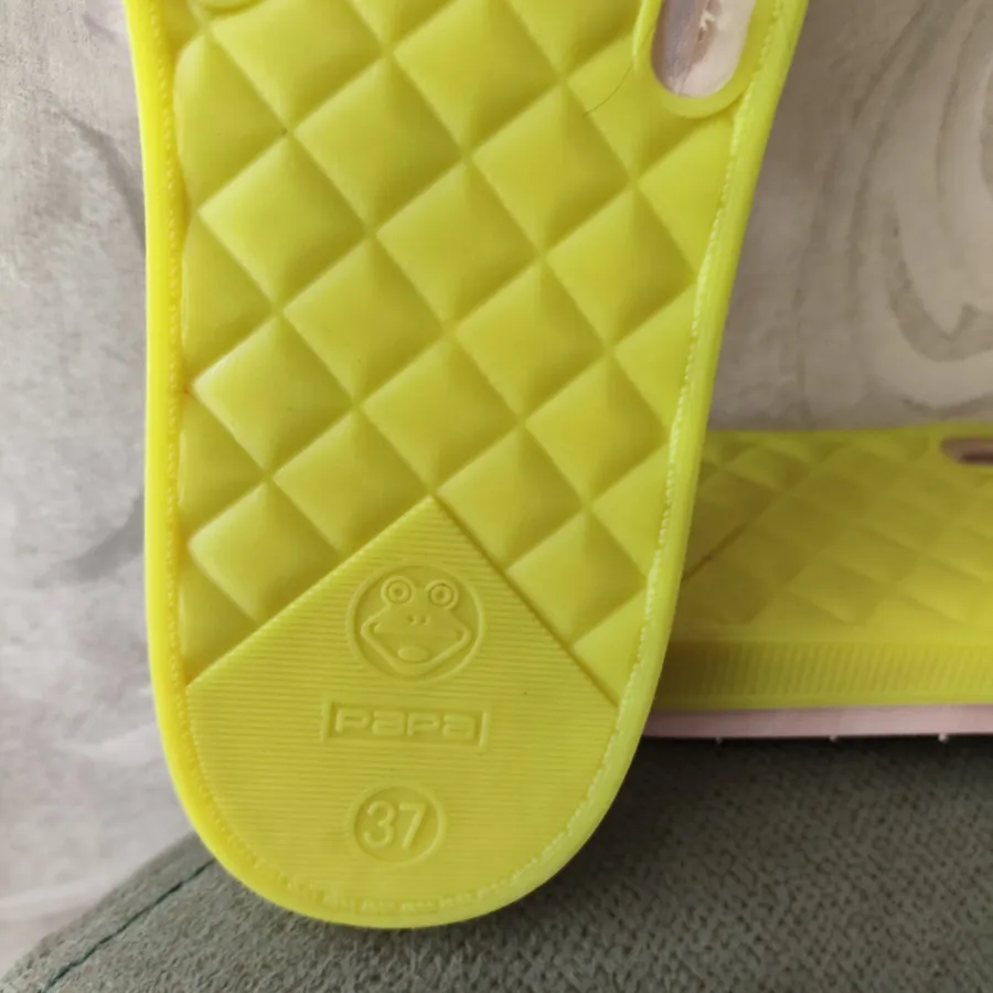 دمپایی مجلسی