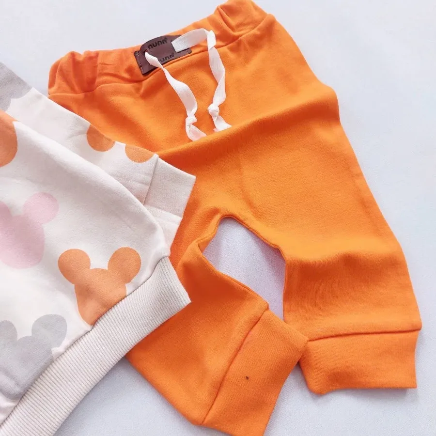 بلوز شلوار میکی نارنجی
✂