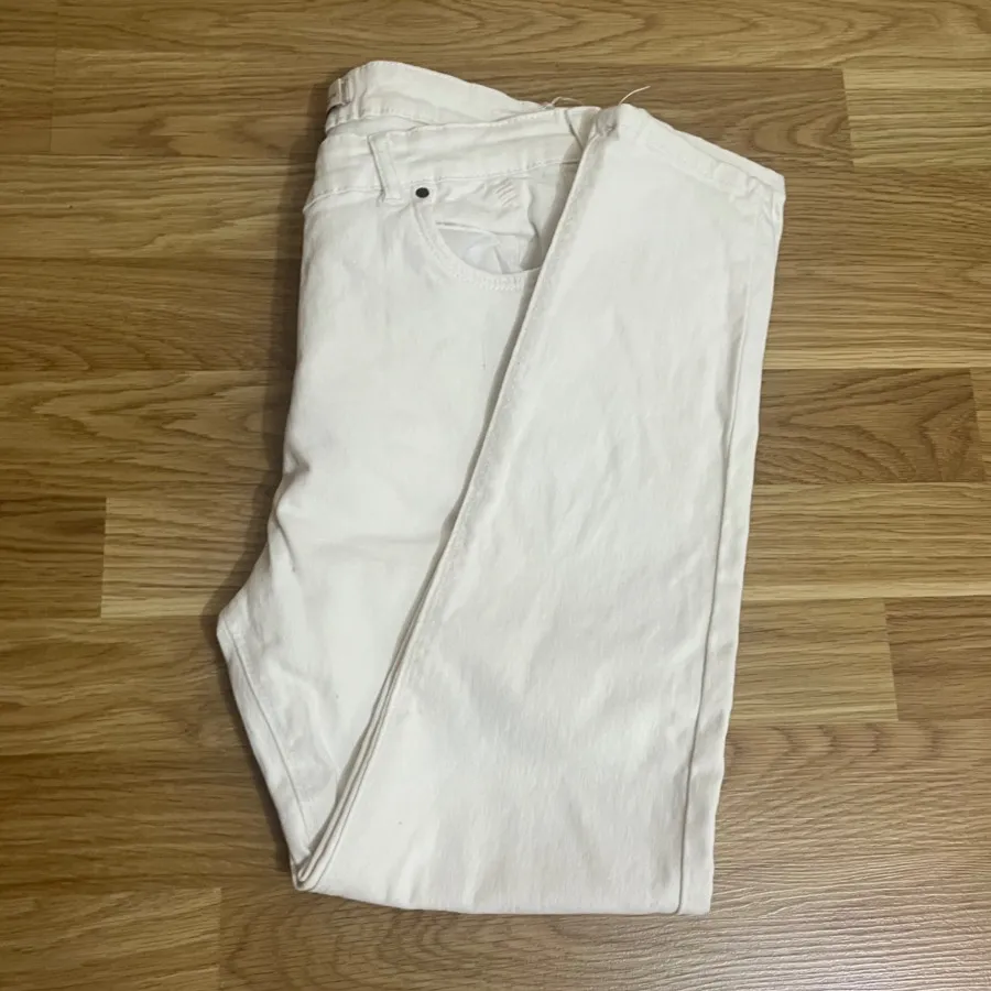 شلوار لی سفید