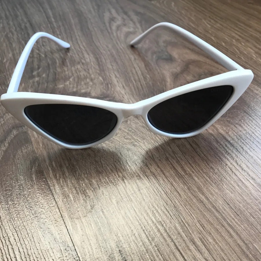 عینک آفتابی گربه ای