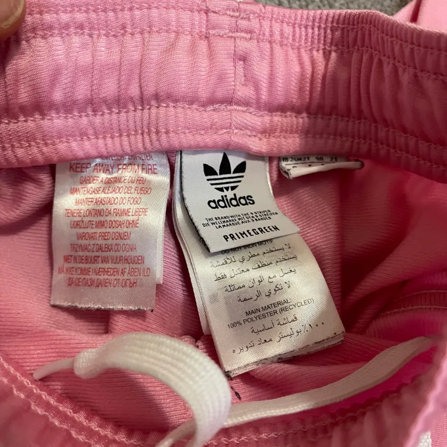 کاپشن شلوار ادیداس