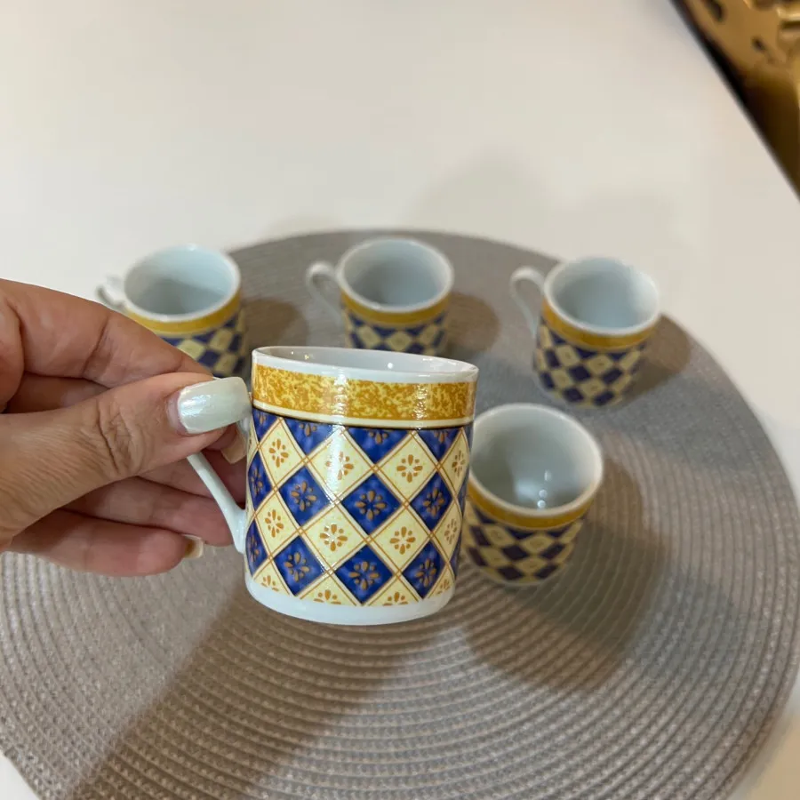 فنچان قهوه خوری