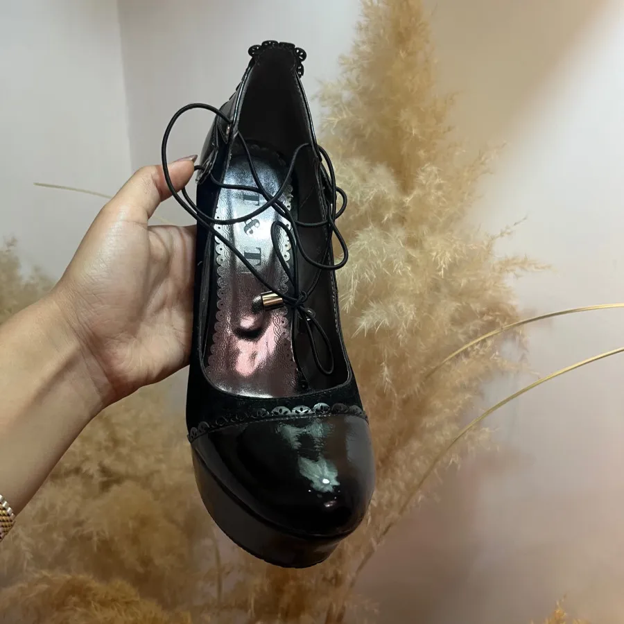 کفش ورنی و جیر مشکی مجلسی