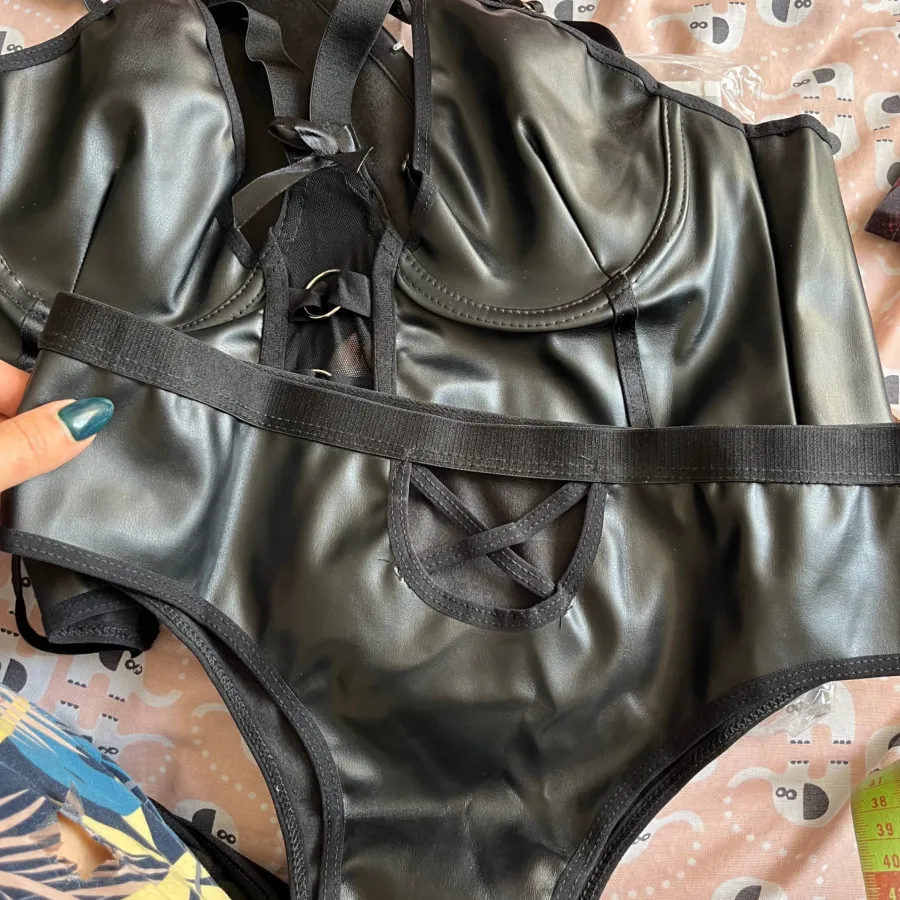 کاستوم‌زنانه