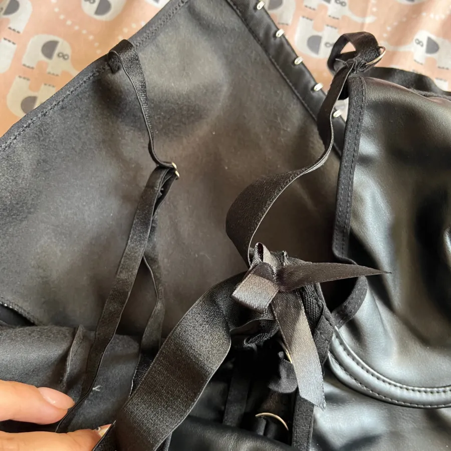 کاستوم‌زنانه