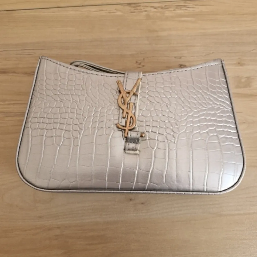 کیف رودوشی نقره ای