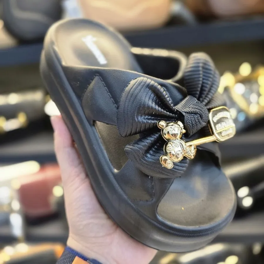 دمپایی جدید