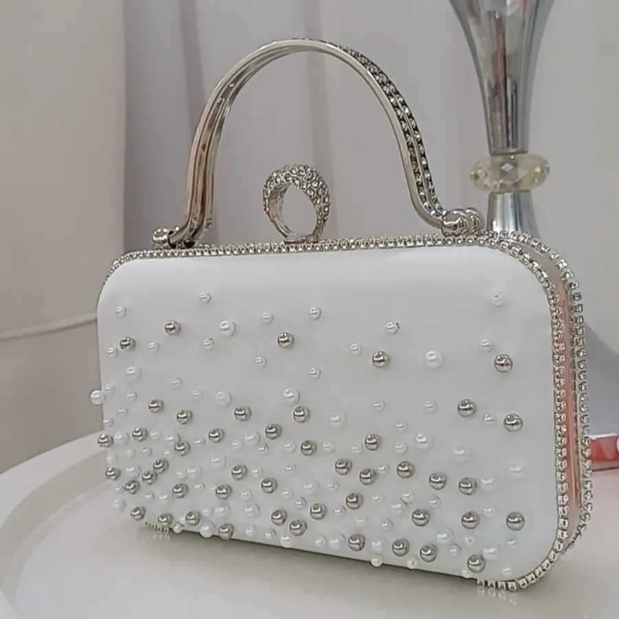 کیف سفید یا کیف عروس