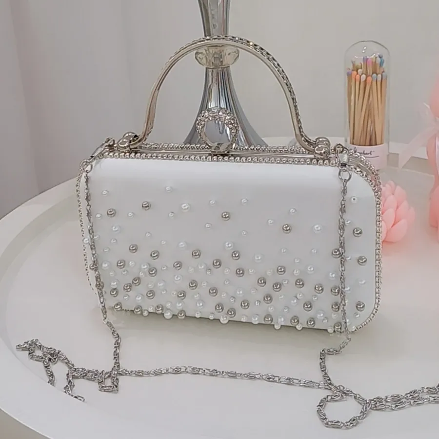 کیف سفید یا کیف عروس