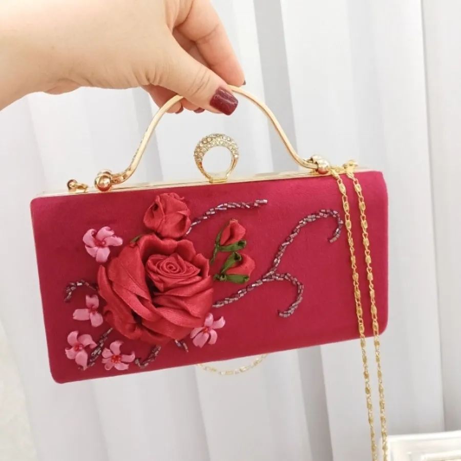 کیف قرمز مجلسی