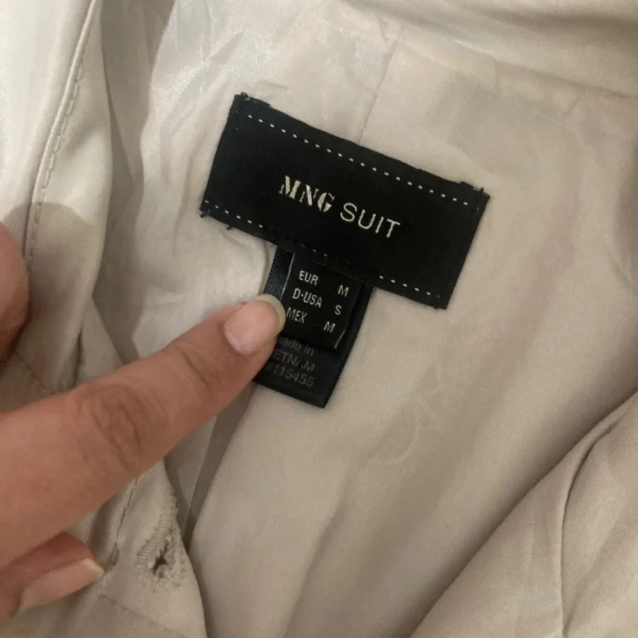 بارونی سفید آستردار