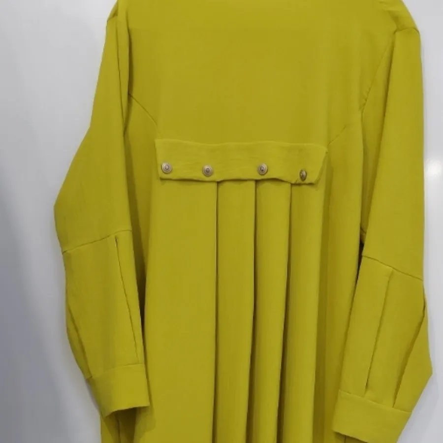 مانتو جلو باز