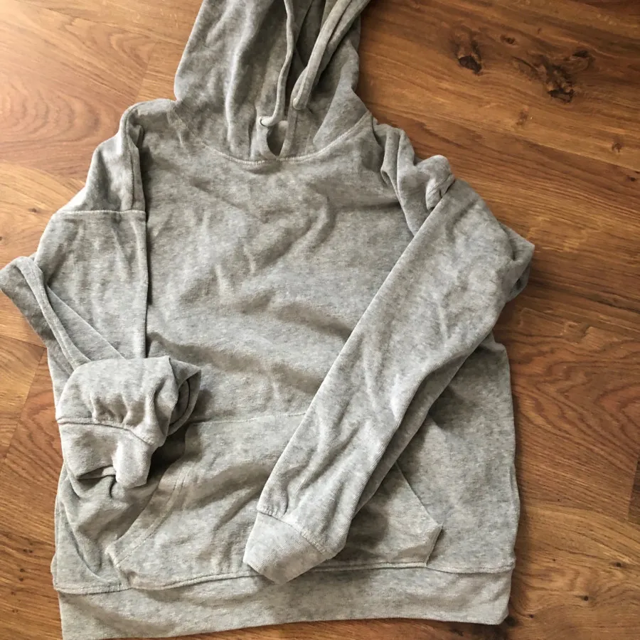 هودی لطیف مخمل