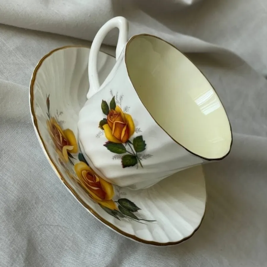 فنجان ونعلبکی انگلیس باکس