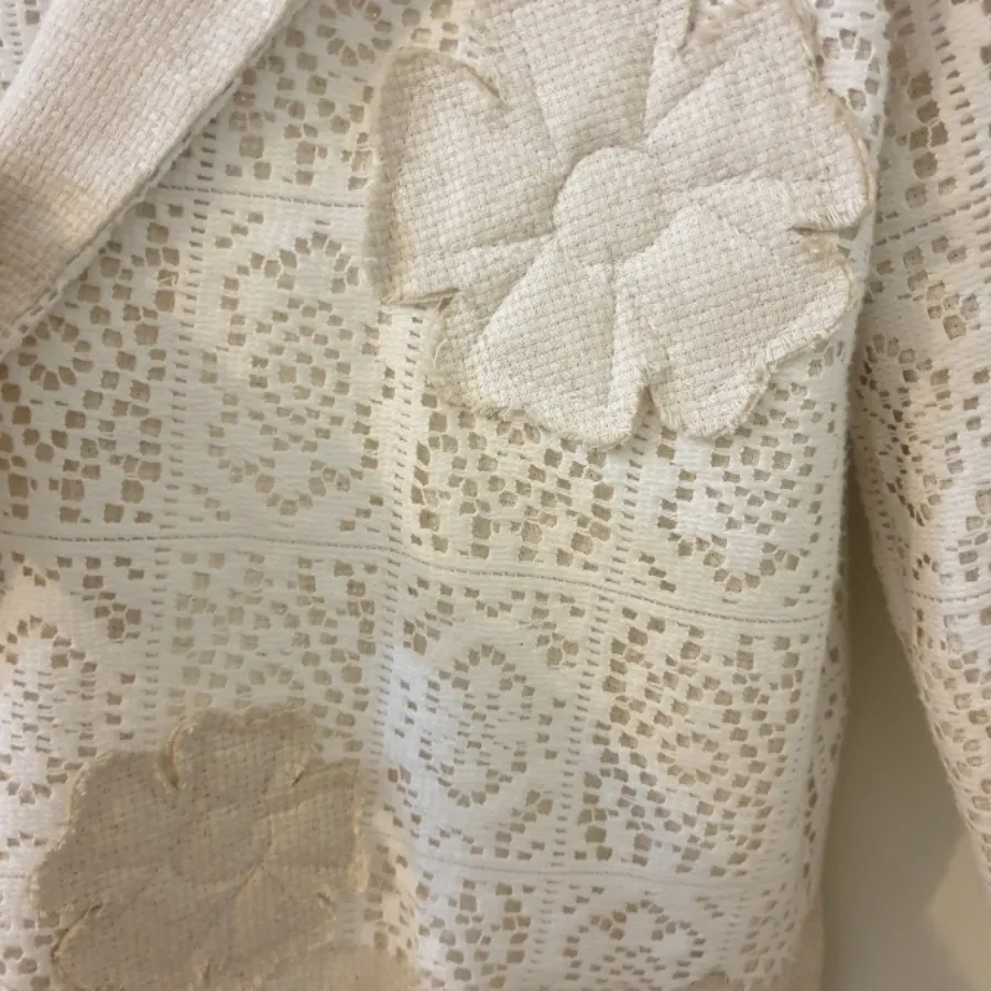 مانتو مزونی کرم و سفید