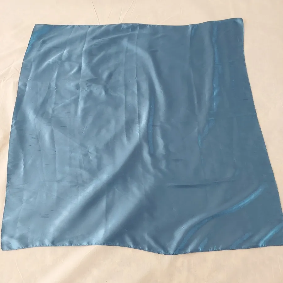 روسری ساتن آبی