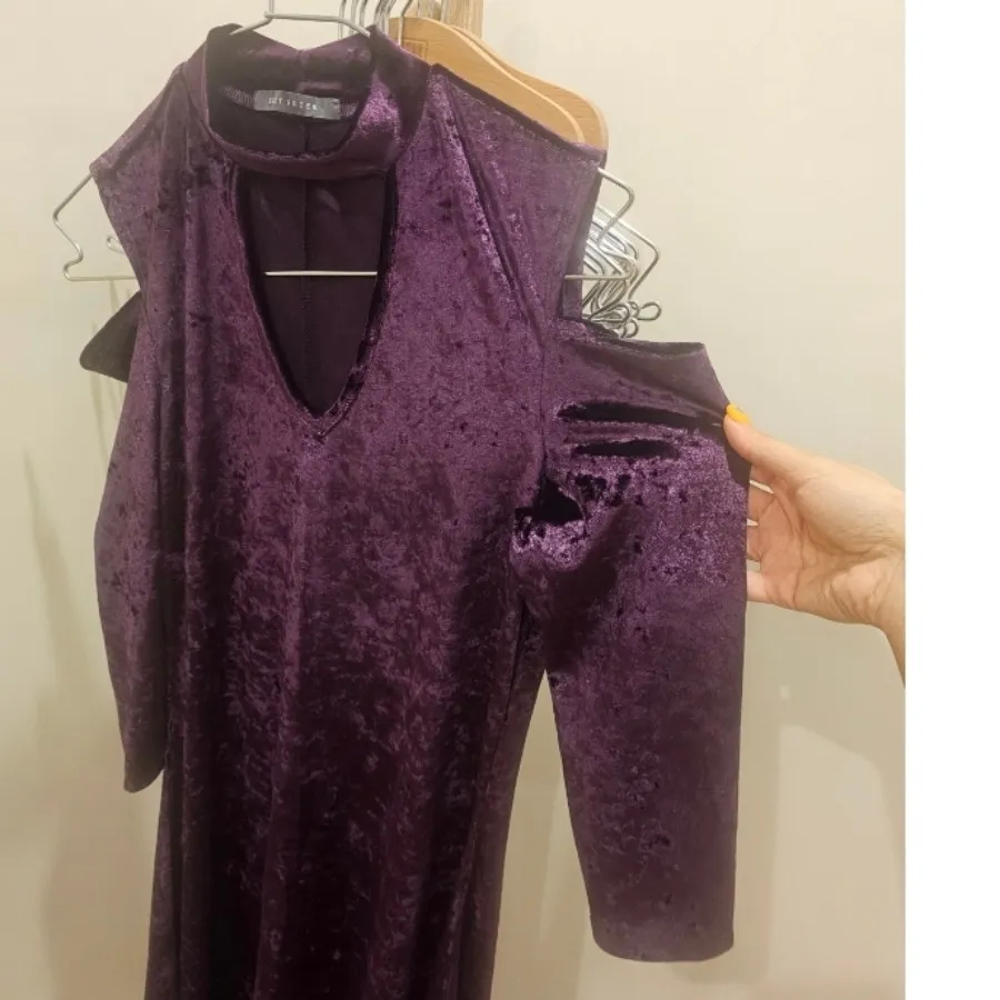 پیراهن مخمل بنفش