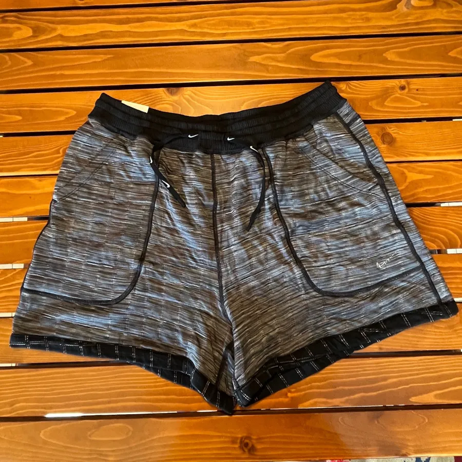 شلوارک نایکی