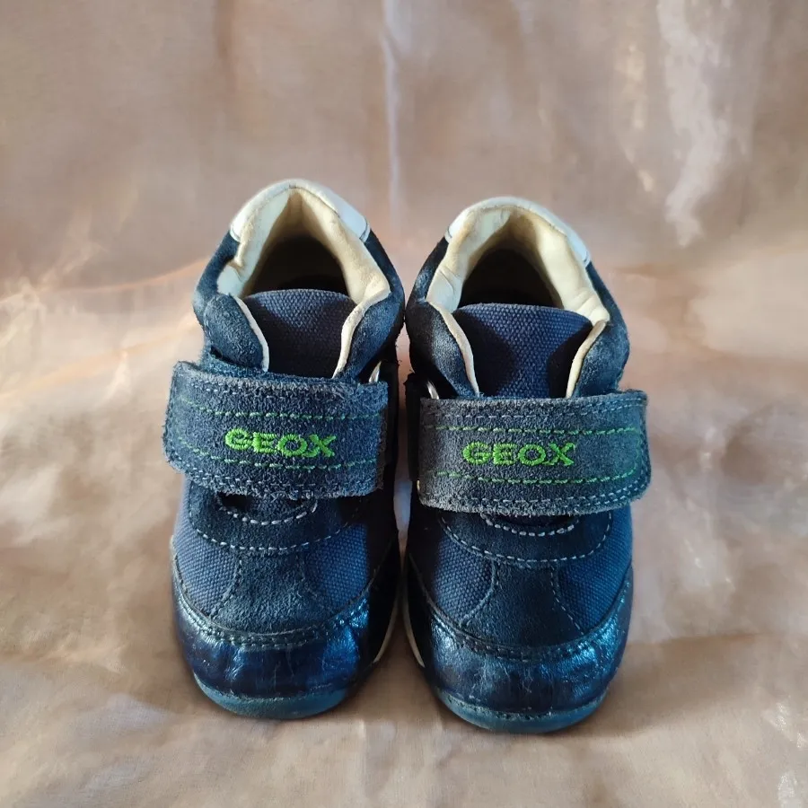 کتونی بچگانه