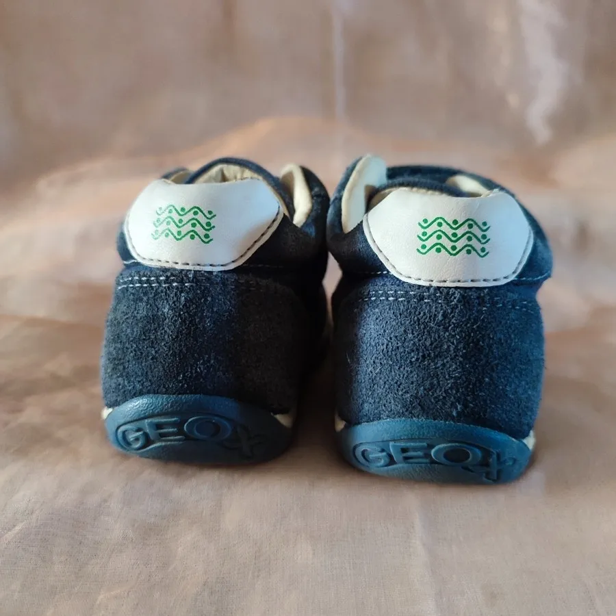 کتونی بچگانه