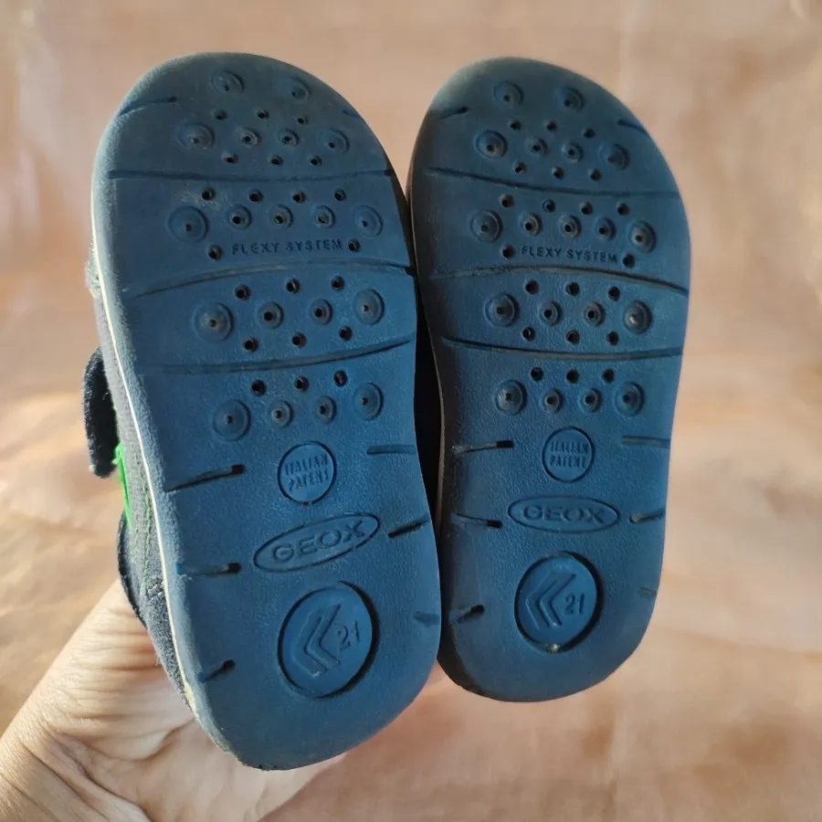 کتونی بچگانه