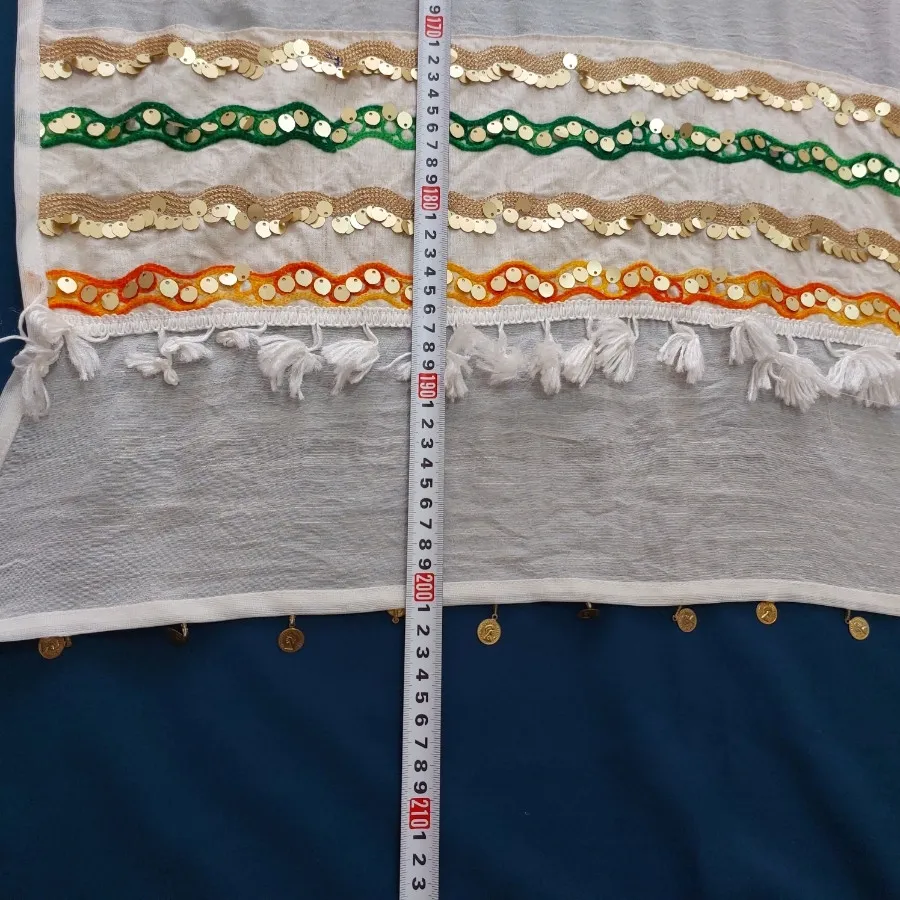 شال سفید حاشیه یک طرفه