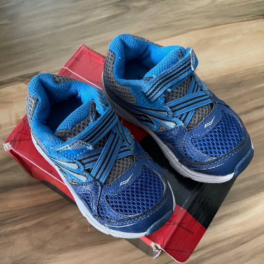 کتونی بچه گانه جارجی