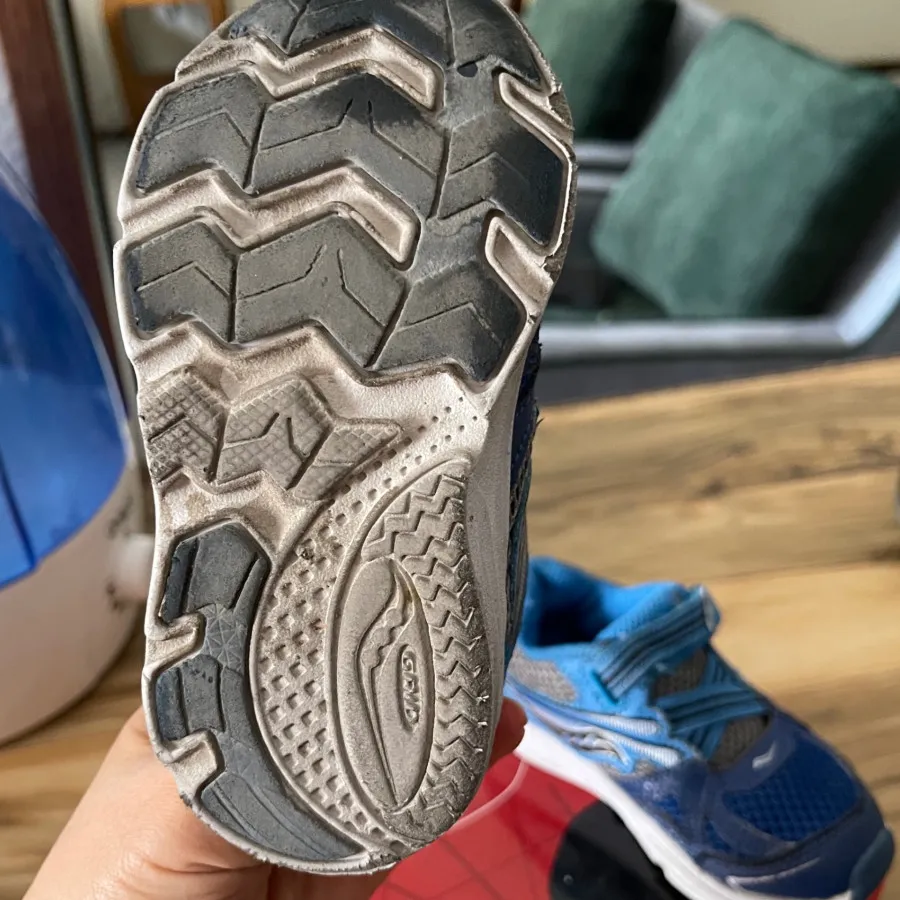 کتونی بچه گانه جارجی