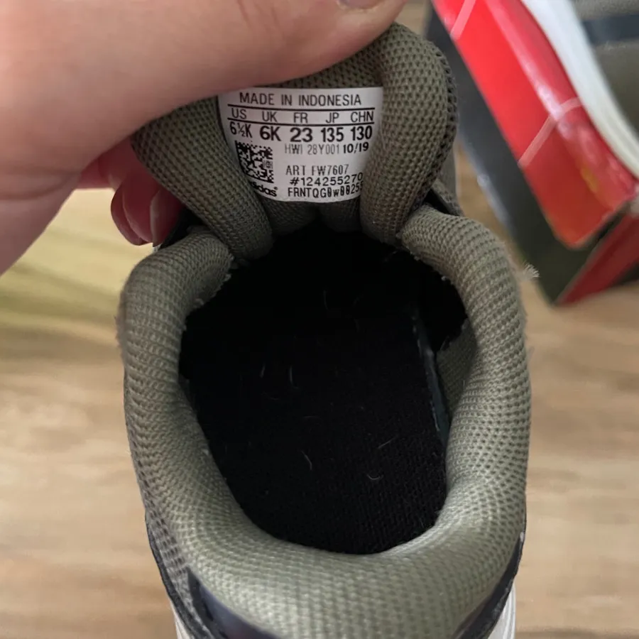 کتونی بچگانه خارجی ادیداس