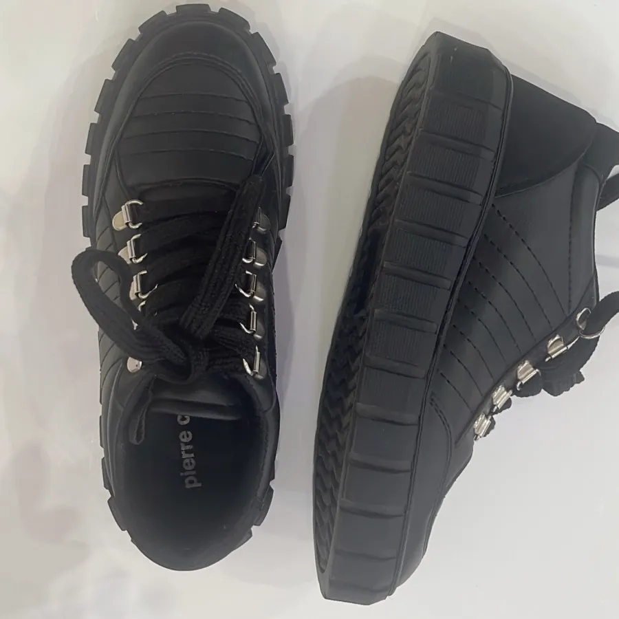 کفش پیرگاردین