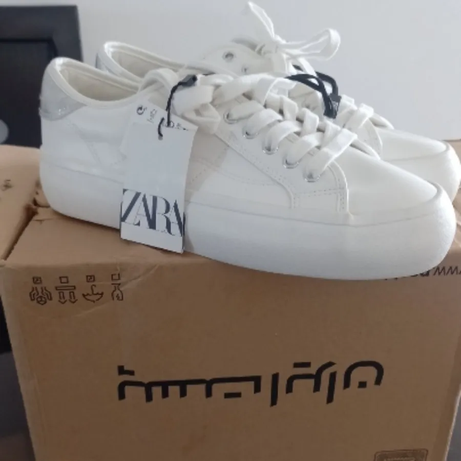 کفش زارا سفید