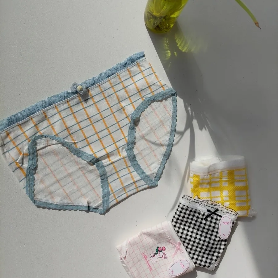 شورت عروسکی دخترانه