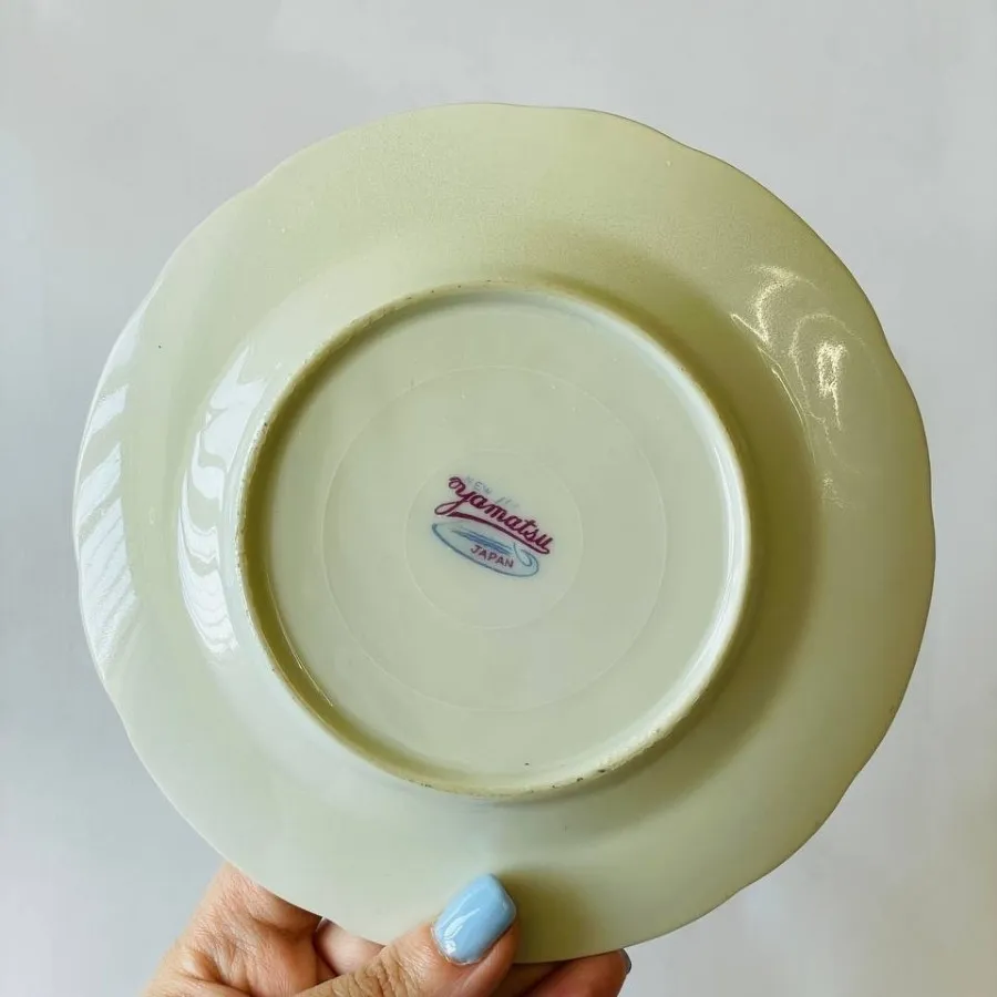 بشقاب رخ دختر نشان