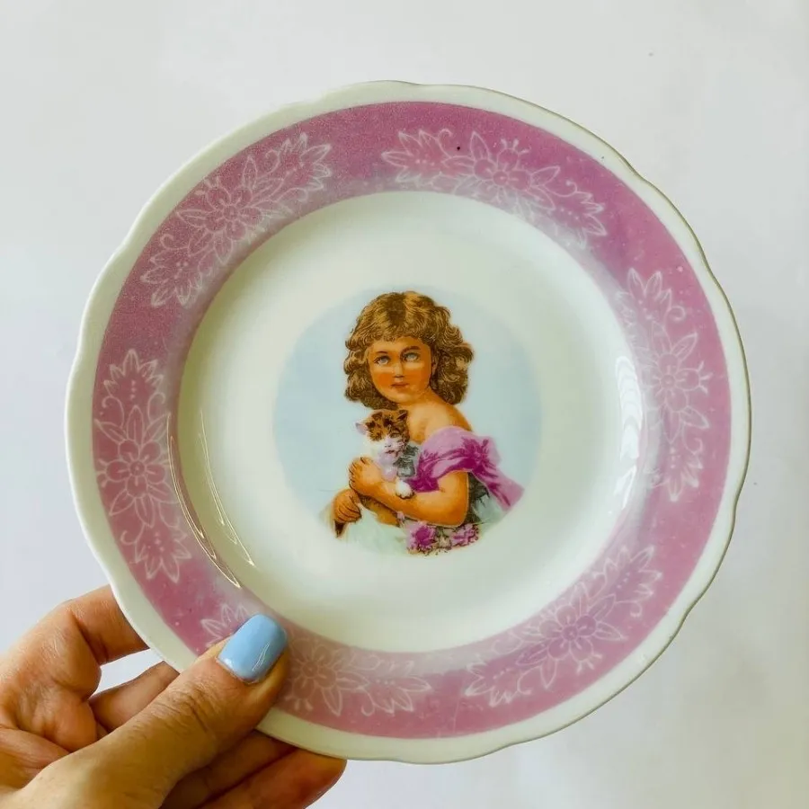 بشقاب رخ دختر نشان