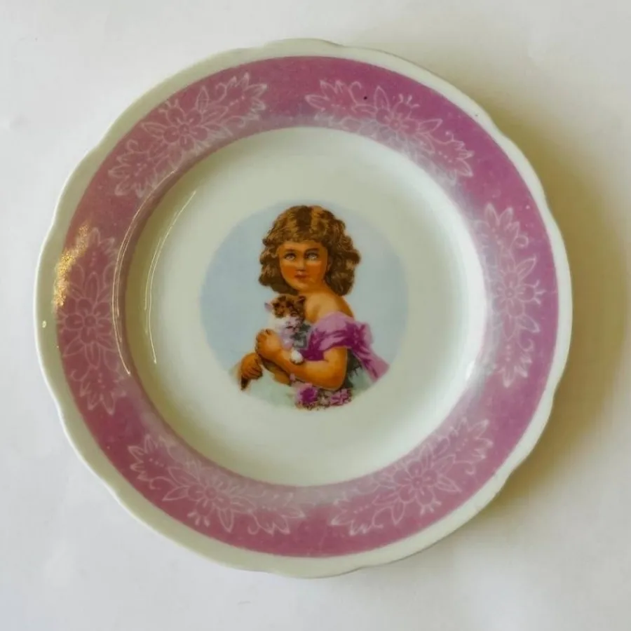 بشقاب رخ دختر نشان